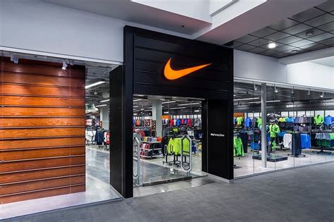 Nike outlet vs factory outlet